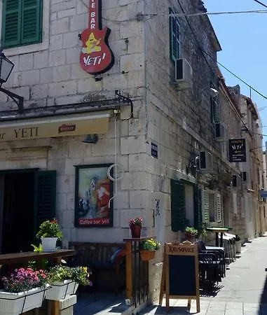 Yeti Hostel Makarská