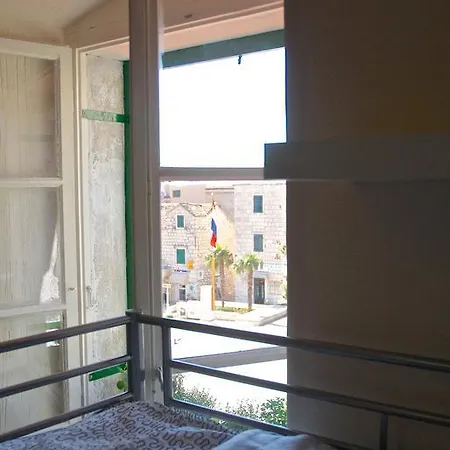 Hostel Yeti