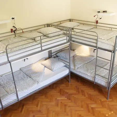 Hostel Yeti